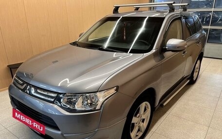 Mitsubishi Outlander III рестайлинг 3, 2012 год, 1 379 000 рублей, 4 фотография