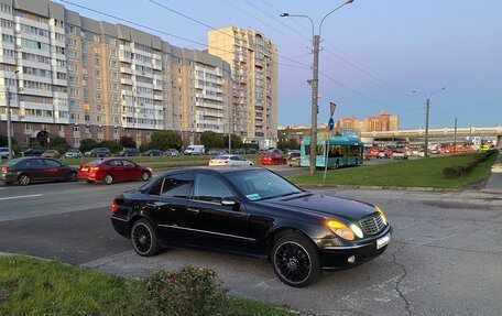 Mercedes-Benz E-Класс, 2003 год, 850 000 рублей, 4 фотография