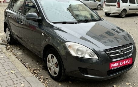 KIA cee'd I рестайлинг, 2008 год, 700 000 рублей, 4 фотография