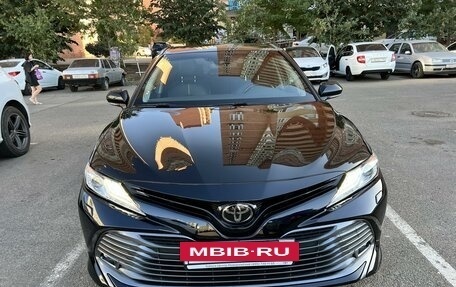 Toyota Camry, 2019 год, 3 380 000 рублей, 2 фотография