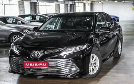 Toyota Camry, 2018 год, 2 449 000 рублей, 1 фотография