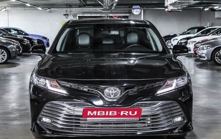 Toyota Camry, 2018 год, 2 449 000 рублей, 2 фотография