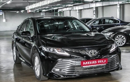 Toyota Camry, 2018 год, 2 449 000 рублей, 3 фотография