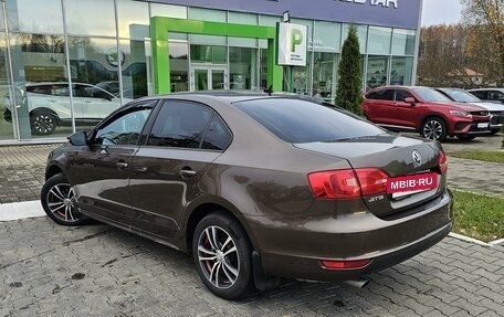 Volkswagen Jetta VI, 2012 год, 750 000 рублей, 2 фотография