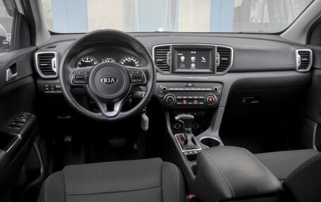 KIA Sportage IV рестайлинг, 2018 год, 2 099 000 рублей, 6 фотография