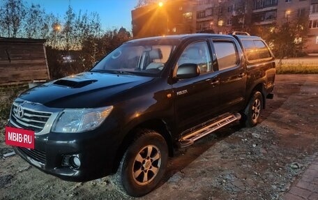 Toyota Hilux VII, 2011 год, 2 000 000 рублей, 4 фотография