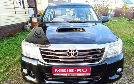 Toyota Hilux VII, 2011 год, 2 000 000 рублей, 13 фотография