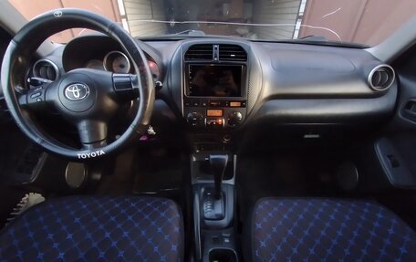 Toyota RAV4, 2004 год, 1 150 000 рублей, 8 фотография