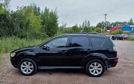 Mitsubishi Outlander III рестайлинг 3, 2011 год, 1 000 000 рублей, 2 фотография