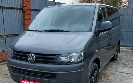 Volkswagen Caravelle T5, 2012 год, 1 950 000 рублей, 1 фотография