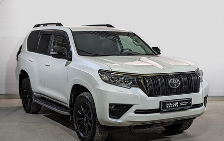 Toyota Land Cruiser Prado 150 рестайлинг 2, 2020 год, 6 990 000 рублей, 3 фотография