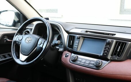 Toyota RAV4, 2018 год, 2 899 000 рублей, 9 фотография