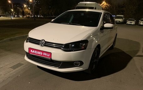 Volkswagen Polo VI (EU Market), 2012 год, 880 000 рублей, 1 фотография