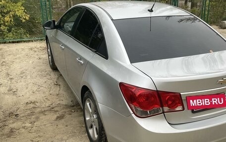 Chevrolet Cruze II, 2010 год, 935 000 рублей, 6 фотография