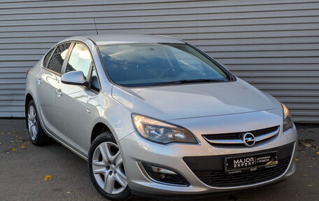 Opel Astra J, 2013 год, 1 350 000 рублей, 3 фотография