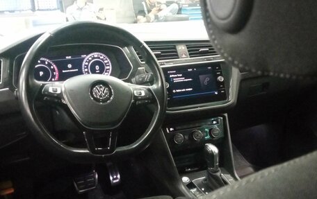 Volkswagen Tiguan II, 2018 год, 3 150 000 рублей, 5 фотография