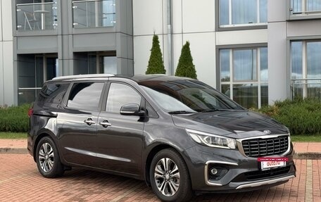 KIA Carnival III, 2019 год, 2 840 000 рублей, 3 фотография