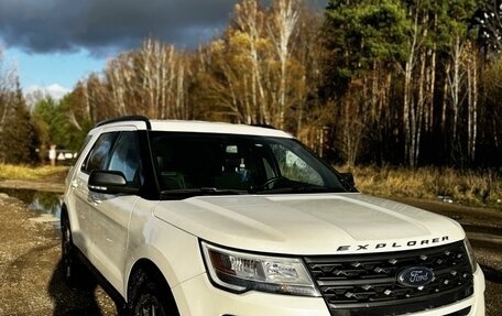 Ford Explorer VI, 2018 год, 3 399 000 рублей, 1 фотография