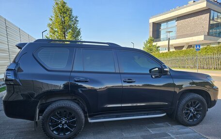 Toyota Land Cruiser Prado 150 рестайлинг 2, 2021 год, 7 300 000 рублей, 6 фотография