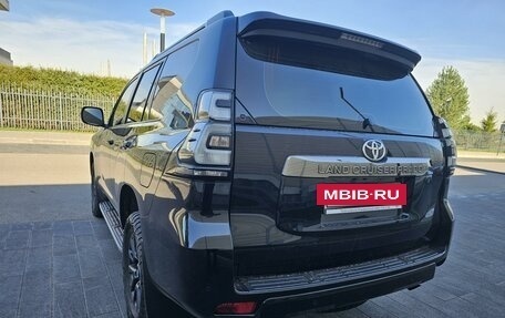 Toyota Land Cruiser Prado 150 рестайлинг 2, 2021 год, 7 300 000 рублей, 4 фотография