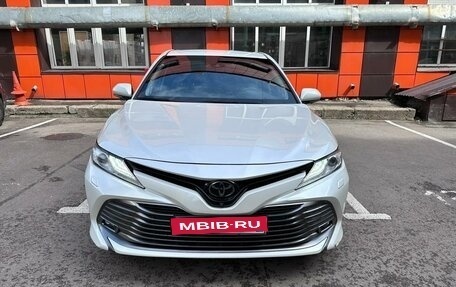 Toyota Camry, 2018 год, 3 350 000 рублей, 1 фотография