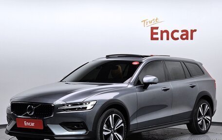 Volvo V60 II, 2019 год, 3 109 449 рублей, 1 фотография