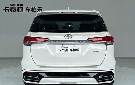 Toyota Fortuner II, 2021 год, 3 580 000 рублей, 9 фотография