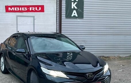 Toyota Camry, 2018 год, 3 300 000 рублей, 1 фотография