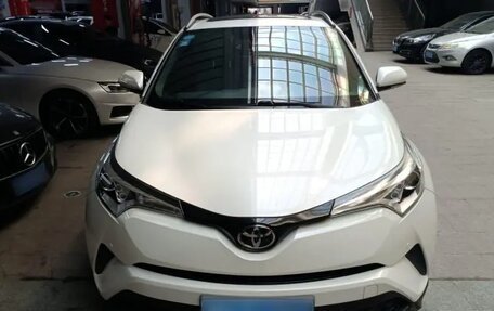 Toyota C-HR I рестайлинг, 2020 год, 1 900 000 рублей, 2 фотография