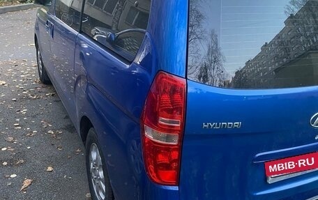 Hyundai H-1 II рестайлинг, 2008 год, 1 350 000 рублей, 2 фотография