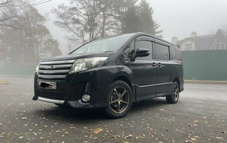 Toyota Noah III, 2015 год, 1 980 000 рублей, 1 фотография