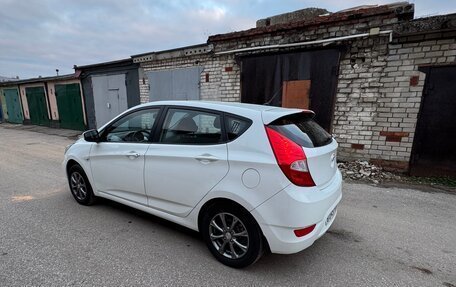 Hyundai Solaris II рестайлинг, 2012 год, 730 000 рублей, 3 фотография