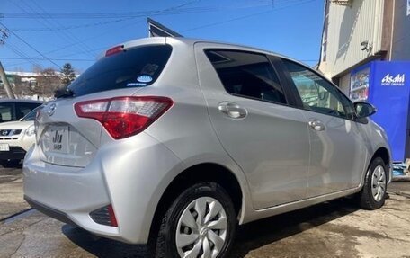 Toyota Vitz, 2019 год, 1 400 000 рублей, 4 фотография