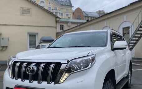 Toyota Land Cruiser Prado 150 рестайлинг 2, 2016 год, 4 800 000 рублей, 2 фотография