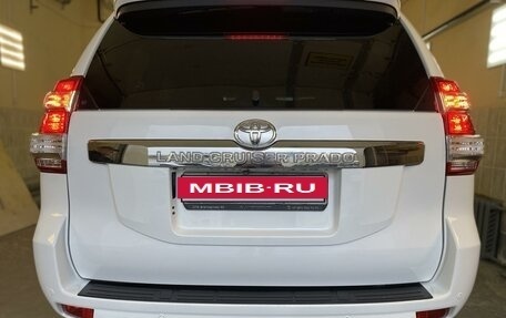 Toyota Land Cruiser Prado 150 рестайлинг 2, 2016 год, 4 800 000 рублей, 9 фотография