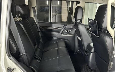 Mitsubishi Pajero IV, 2019 год, 4 450 000 рублей, 8 фотография