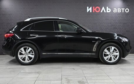 Infiniti QX70, 2015 год, 3 150 000 рублей, 9 фотография