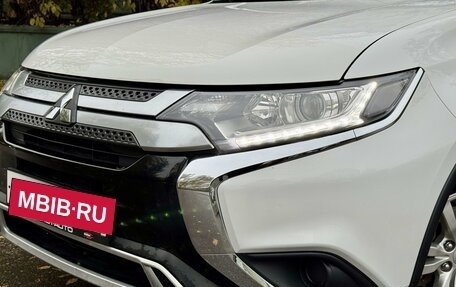 Mitsubishi Outlander III рестайлинг 3, 2018 год, 2 320 000 рублей, 22 фотография