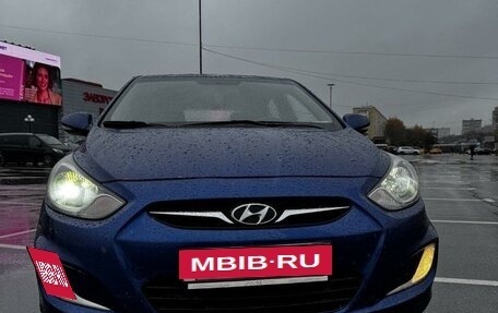 Hyundai Solaris II рестайлинг, 2011 год, 780 000 рублей, 1 фотография