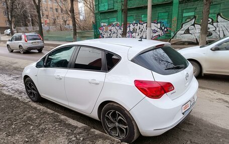 Opel Astra J, 2013 год, 950 000 рублей, 6 фотография