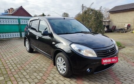 Renault Sandero I, 2011 год, 577 000 рублей, 2 фотография