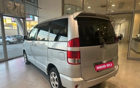 Toyota Noah III, 2005 год, 999 000 рублей, 8 фотография