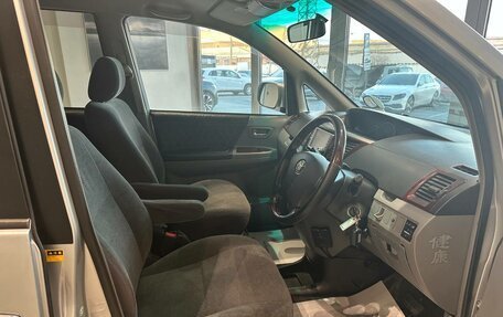 Toyota Noah III, 2005 год, 999 000 рублей, 11 фотография