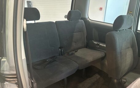 Toyota Noah III, 2005 год, 999 000 рублей, 18 фотография