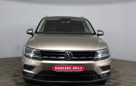 Volkswagen Tiguan II, 2017 год, 1 918 000 рублей, 2 фотография