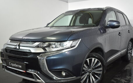 Mitsubishi Outlander III рестайлинг 3, 2019 год, 2 399 000 рублей, 3 фотография