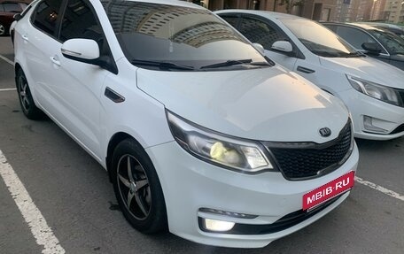 KIA Rio III рестайлинг, 2015 год, 970 000 рублей, 3 фотография