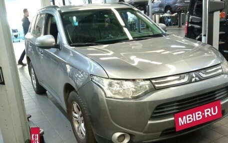 Mitsubishi Outlander III рестайлинг 3, 2012 год, 1 020 000 рублей, 2 фотография