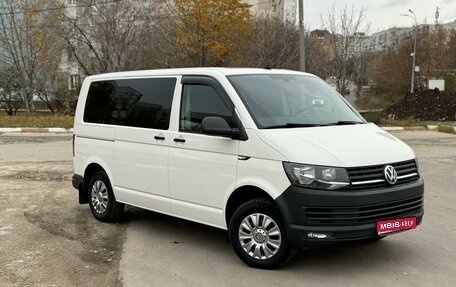 Volkswagen Caravelle T6 рестайлинг, 2019 год, 3 500 000 рублей, 1 фотография