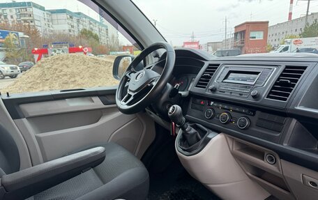 Volkswagen Caravelle T6 рестайлинг, 2019 год, 3 500 000 рублей, 23 фотография